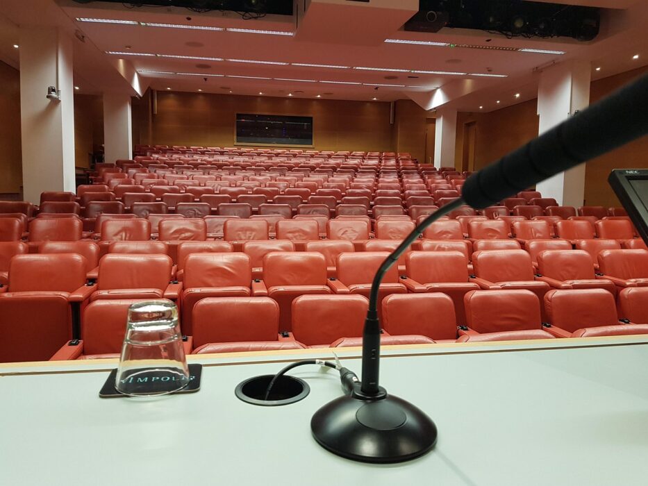 Entreprise : comment faire le bon choix d’une location salle séminaire