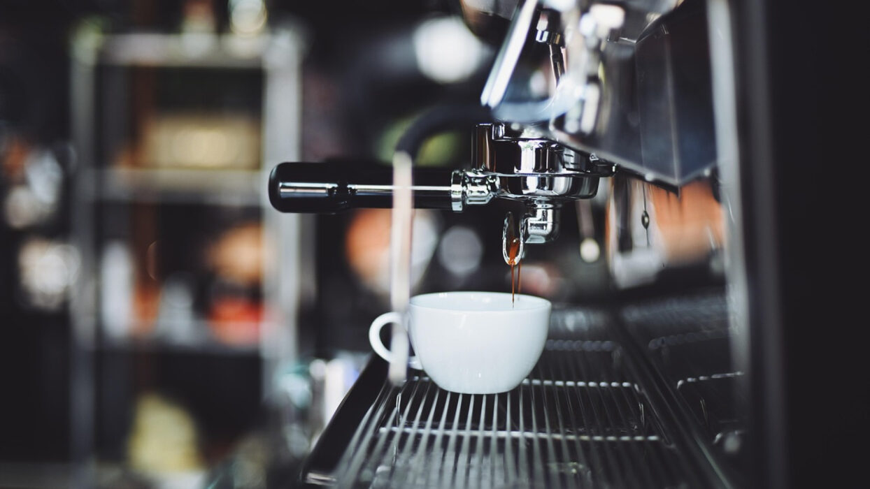Franchisé d’un coffee shop : les critères essentiels pour le devenir