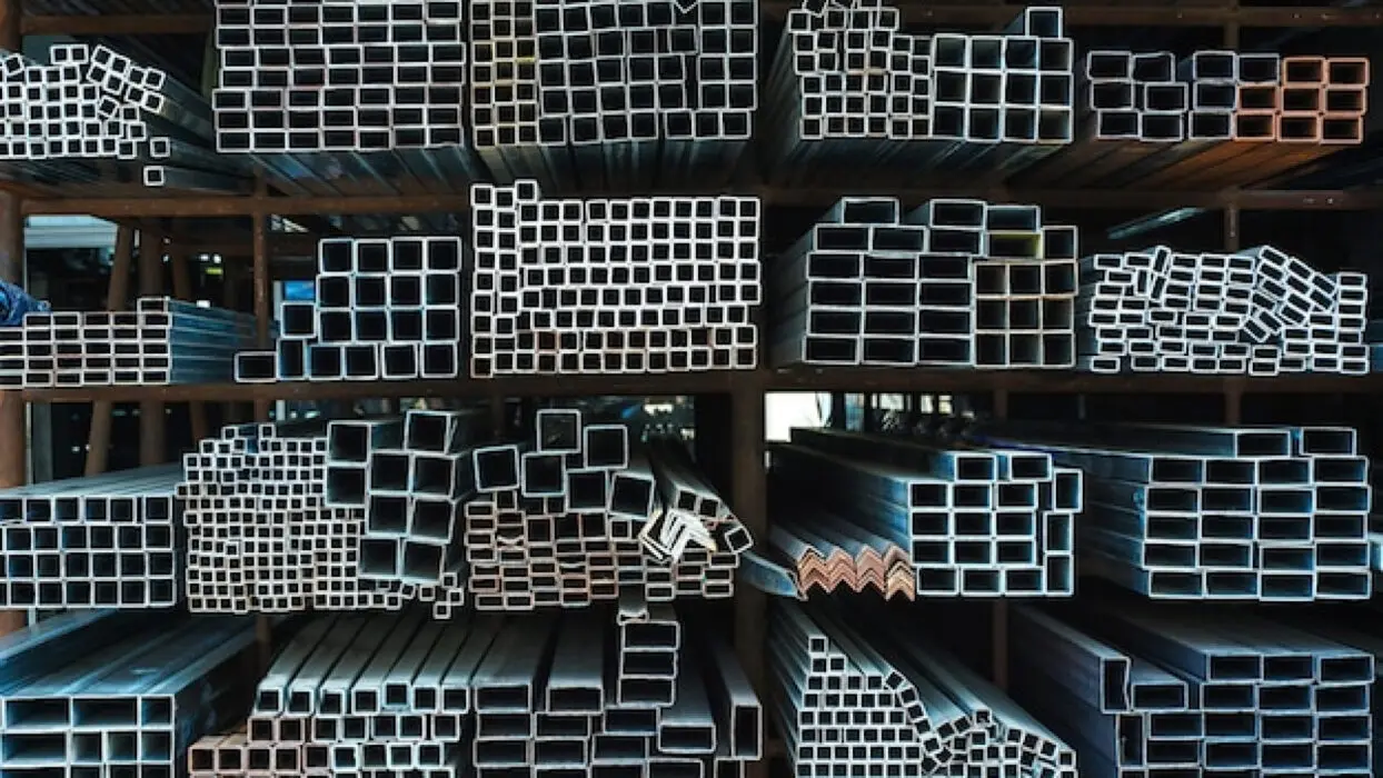 Pourquoi acheter du métal à la coupe est une option pratique et économique pour vos travaux ?