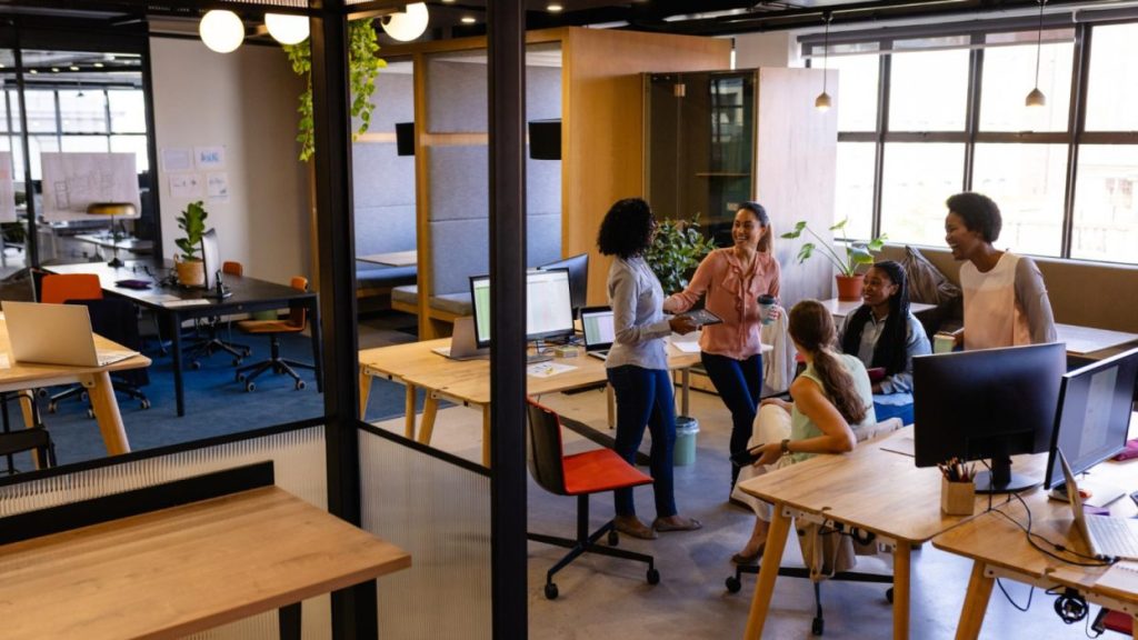 Coworking en entreprise : pourquoi vos équipes devraient adopter ce mode de travail ?