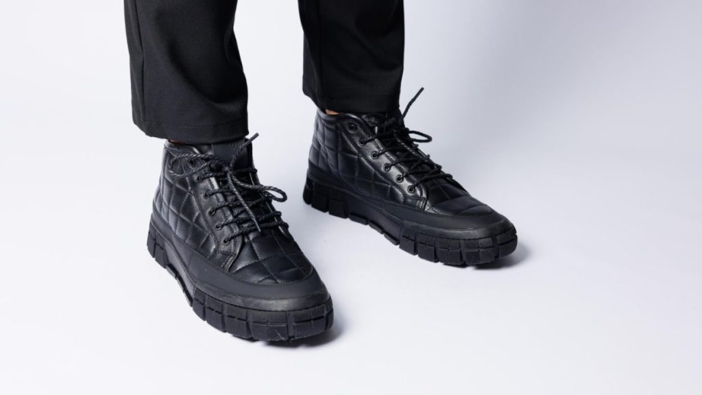 Chaussures de travail femme : pourquoi choisir un modèle spécialement conçu pour les femmes ?